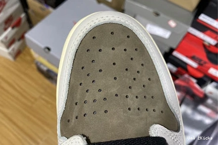 CD4487 Travis Scott x Air 1 220 Resilient Jordan 100 0718
